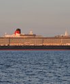 Krydstogtskibet Queen Victoria på vej gennem Øresund. Foto: Colourbox